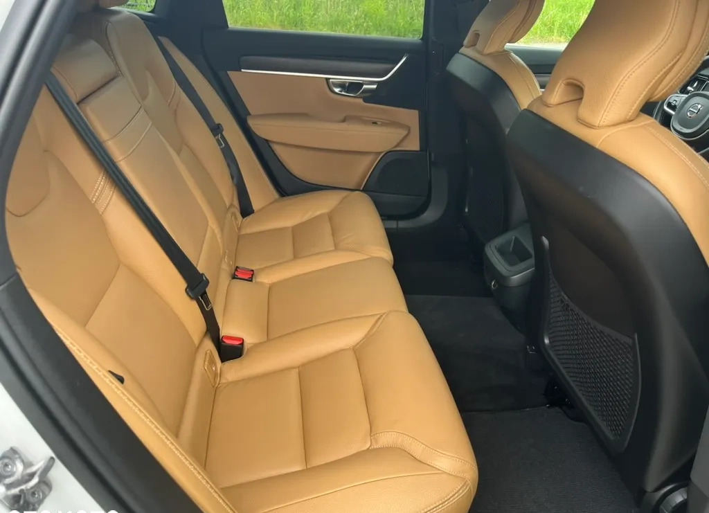 Volvo V90 Cross Country cena 122900 przebieg: 188000, rok produkcji 2019 z Cieszanów małe 781